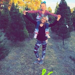 Meet your Posher, Becky